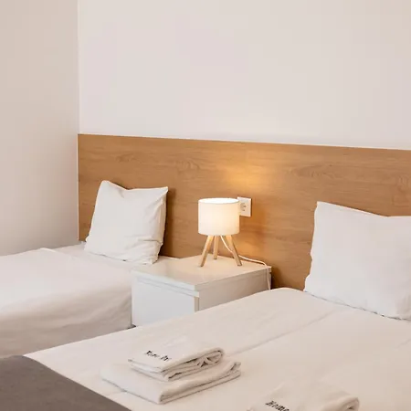 Home Out Rooms & Apartments Lisbon Exterior photo