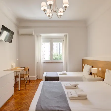 Home Out Rooms & Apartments Lisbon Exterior photo