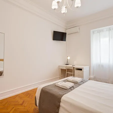 Home Out Rooms & Apartments Lisbon Exterior photo