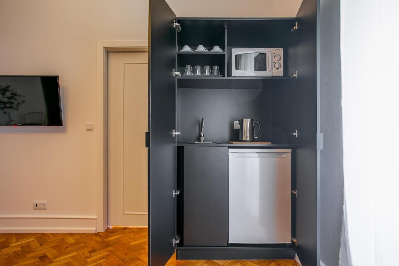 Apartament Out &
