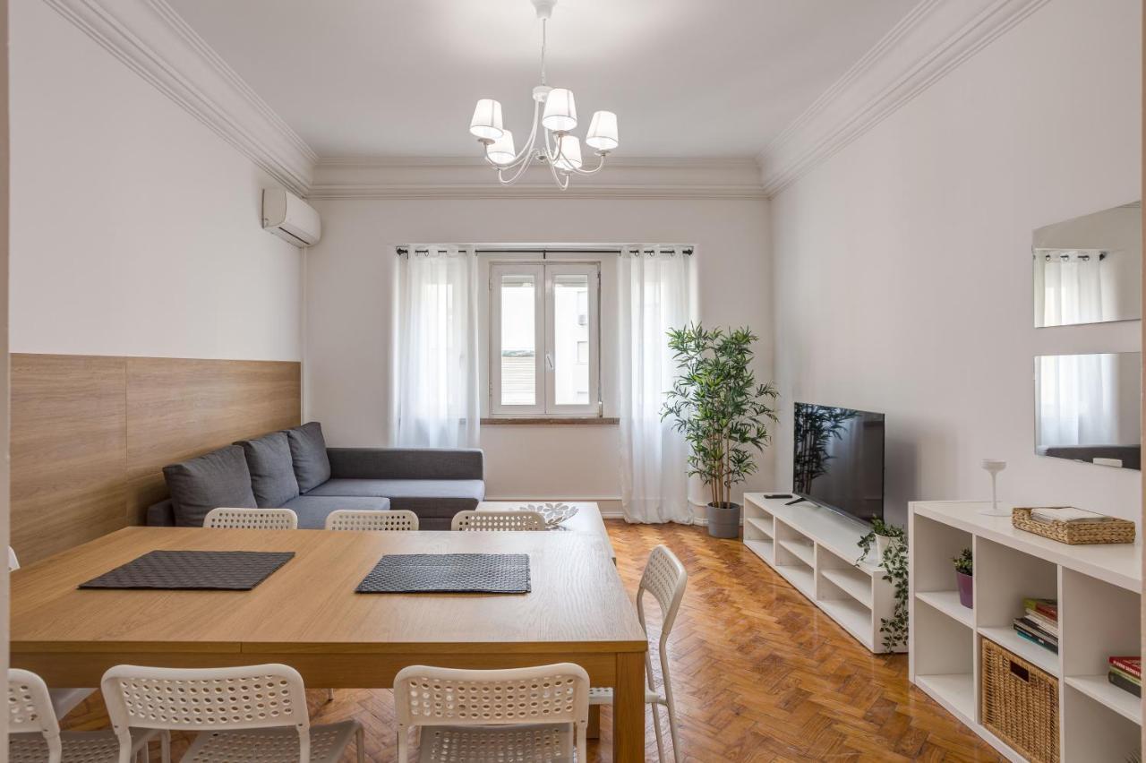 Out & Apartament