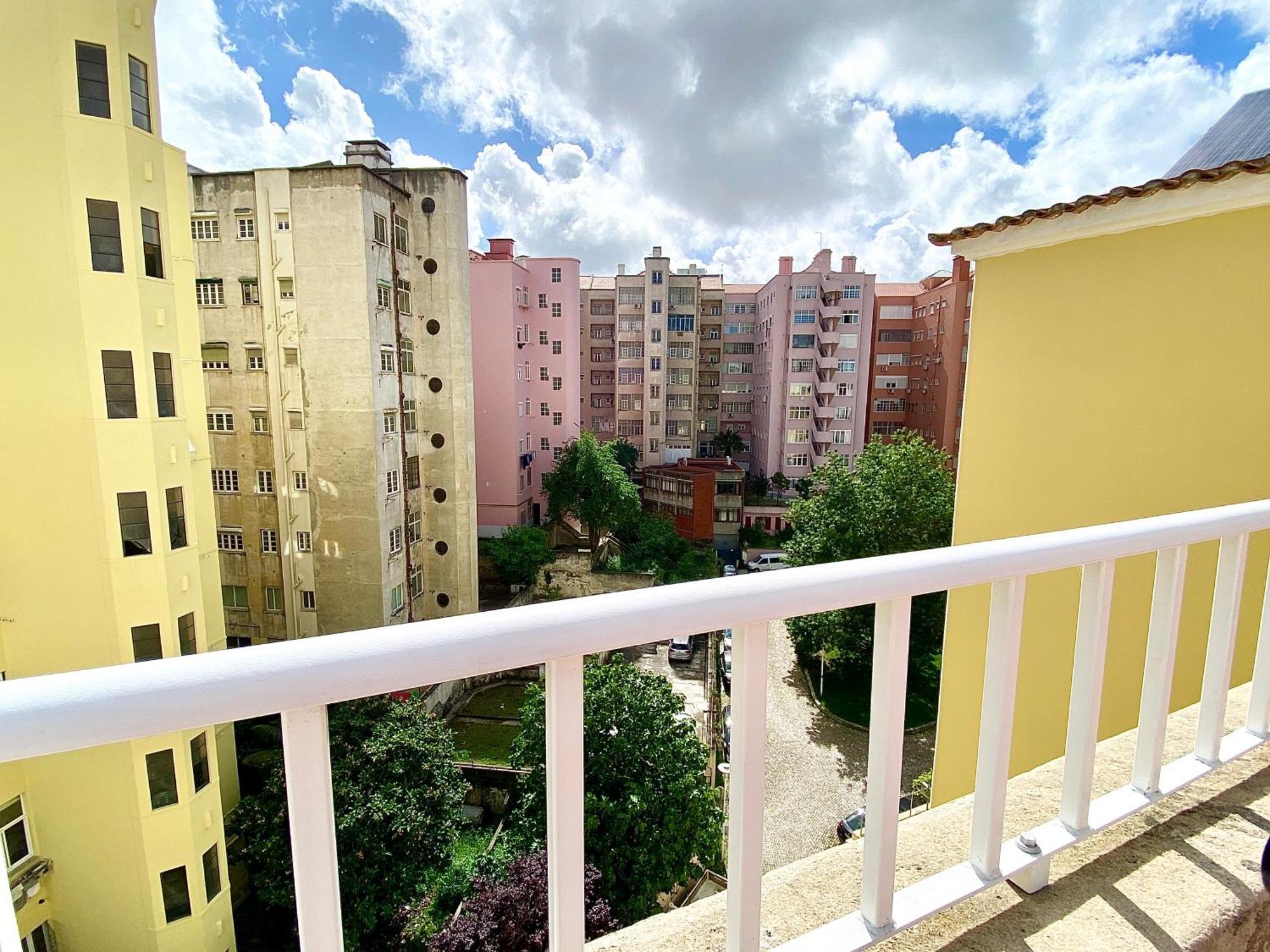 Apartament Out &
