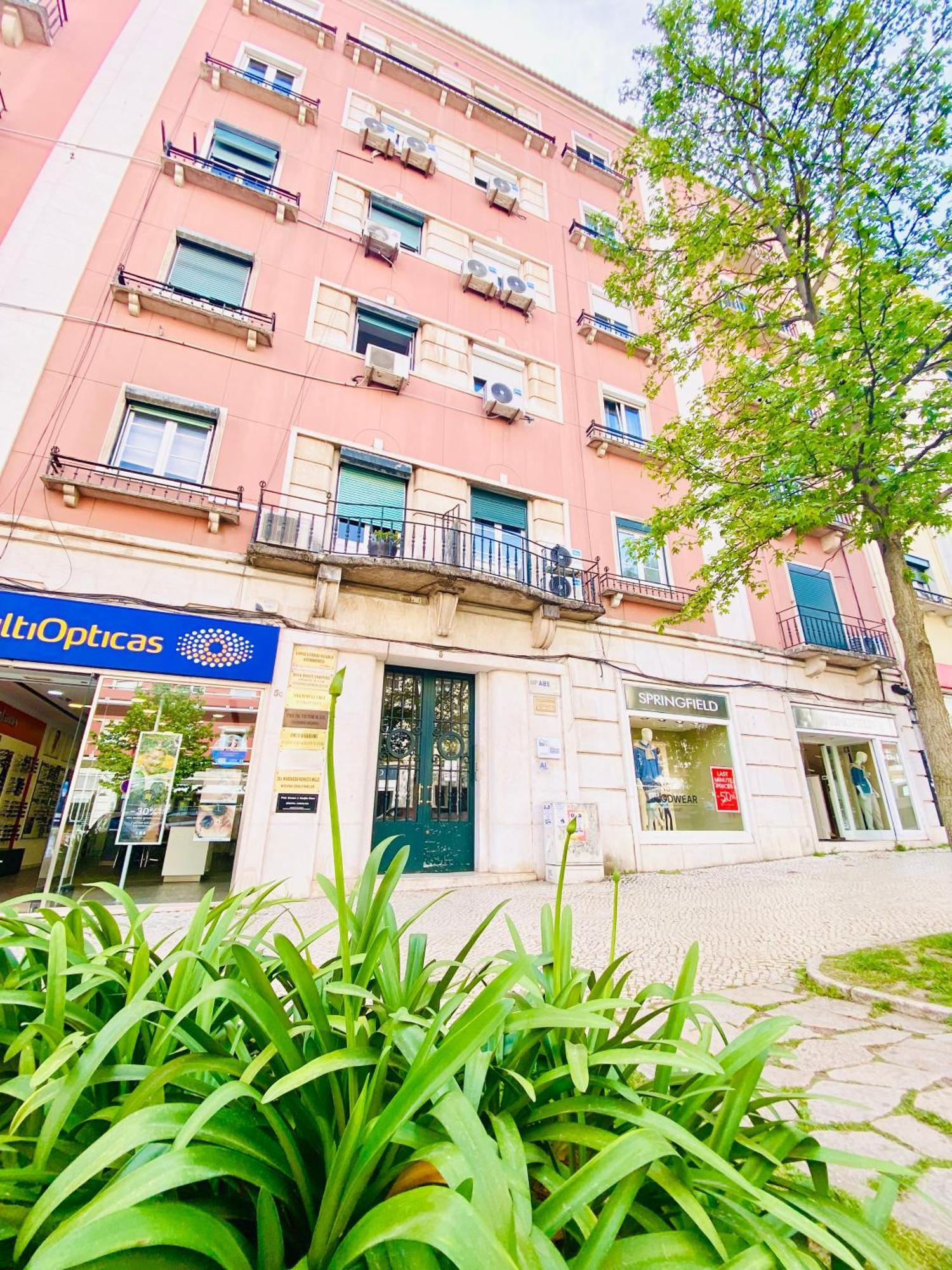 Out & Apartament