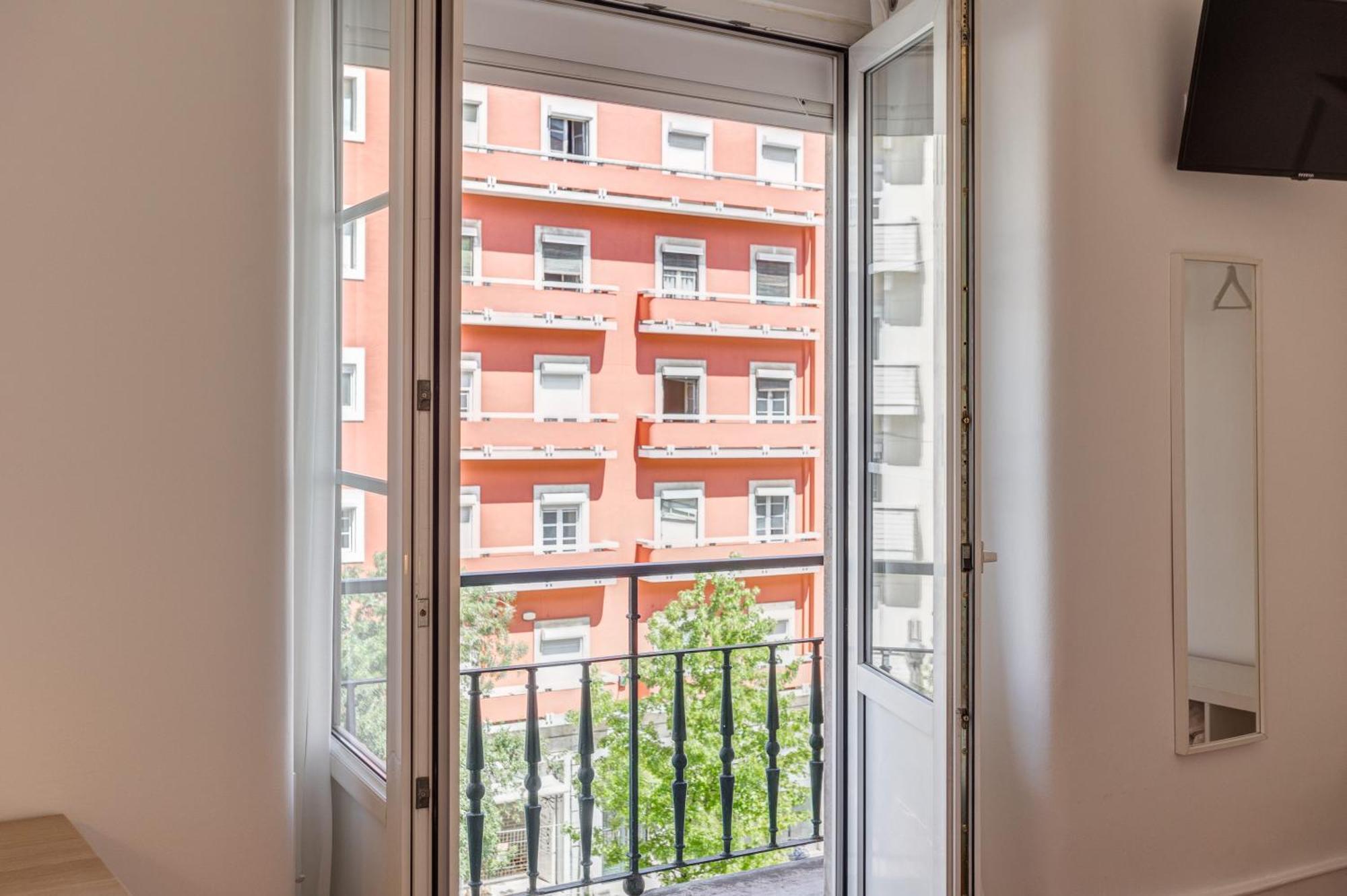 Out & Apartament