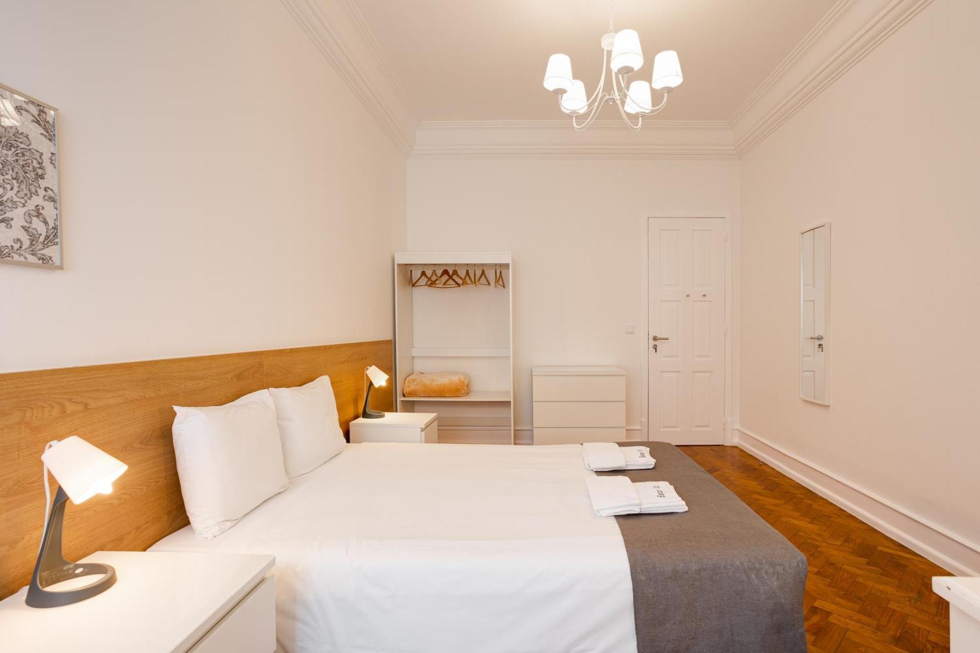 Apartament Out & *