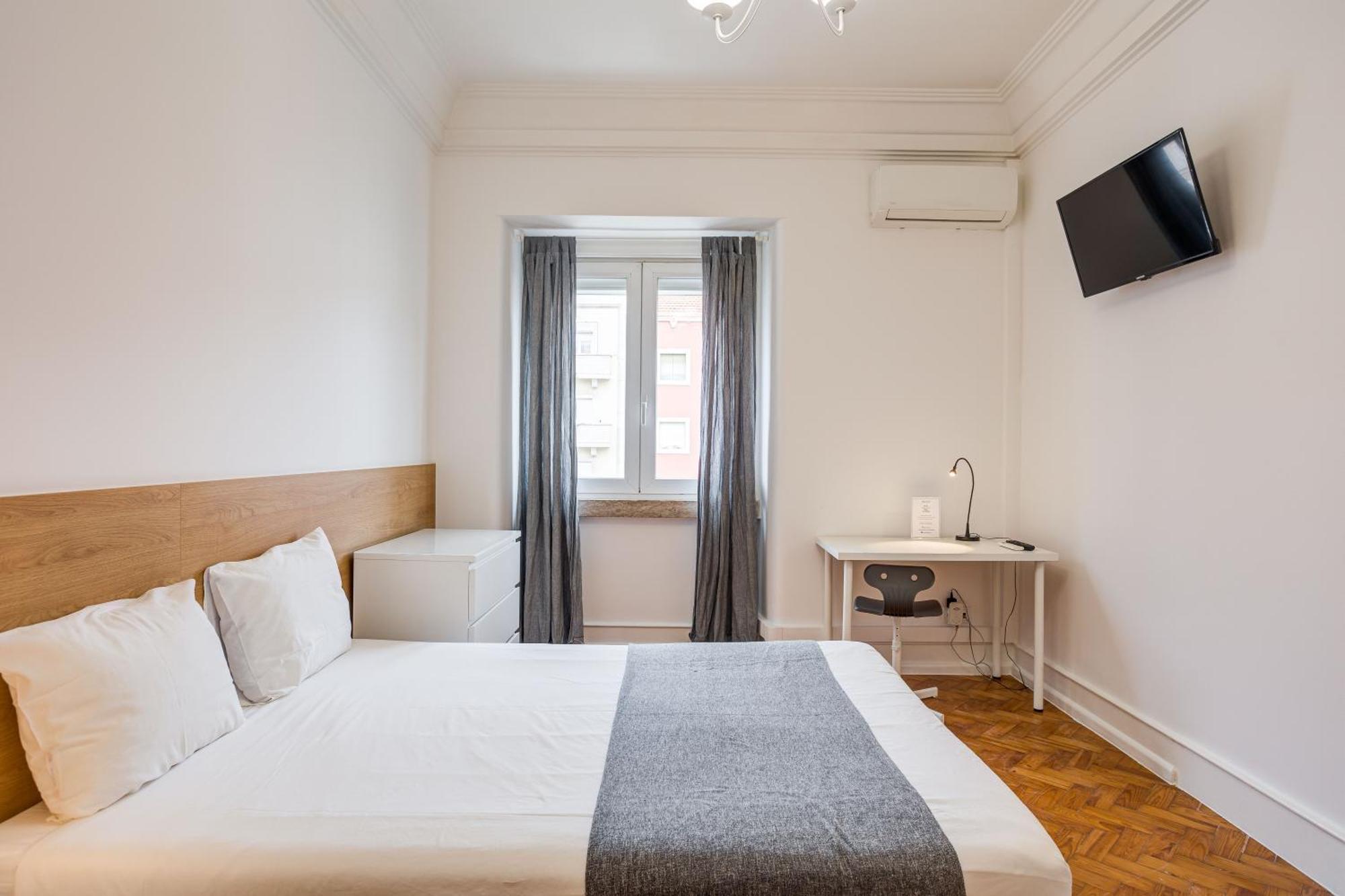 Apartament Out &