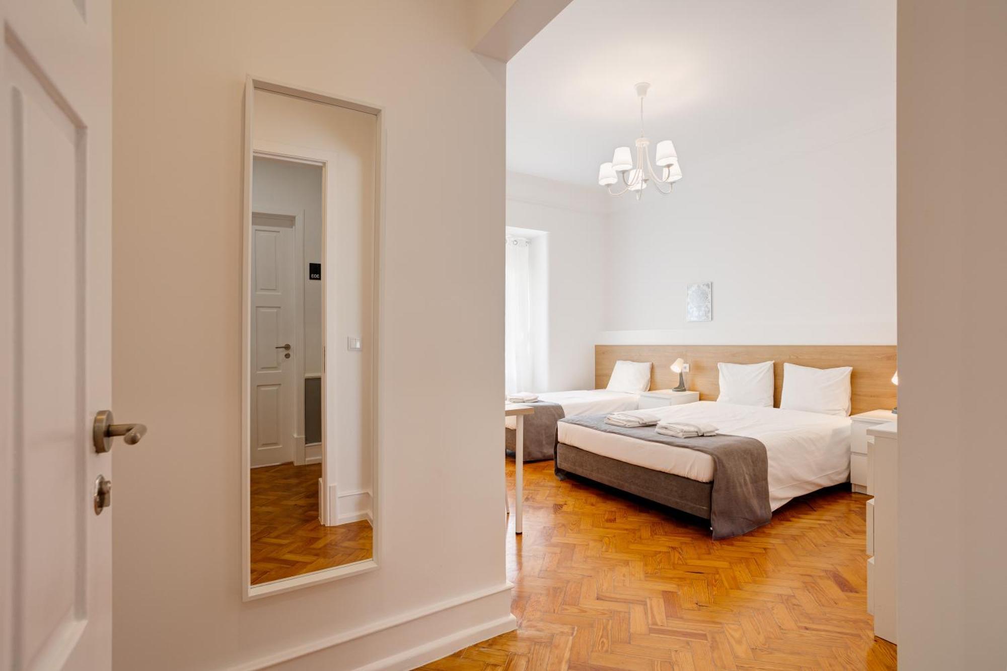 Out & Apartament *