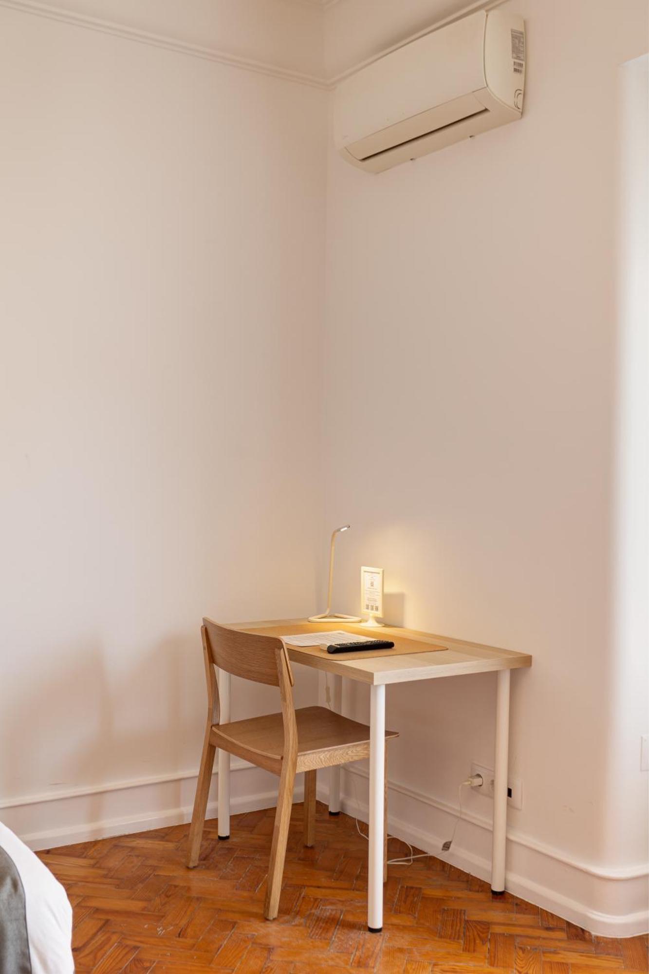 Home Out Rooms & Apartments Apartment *