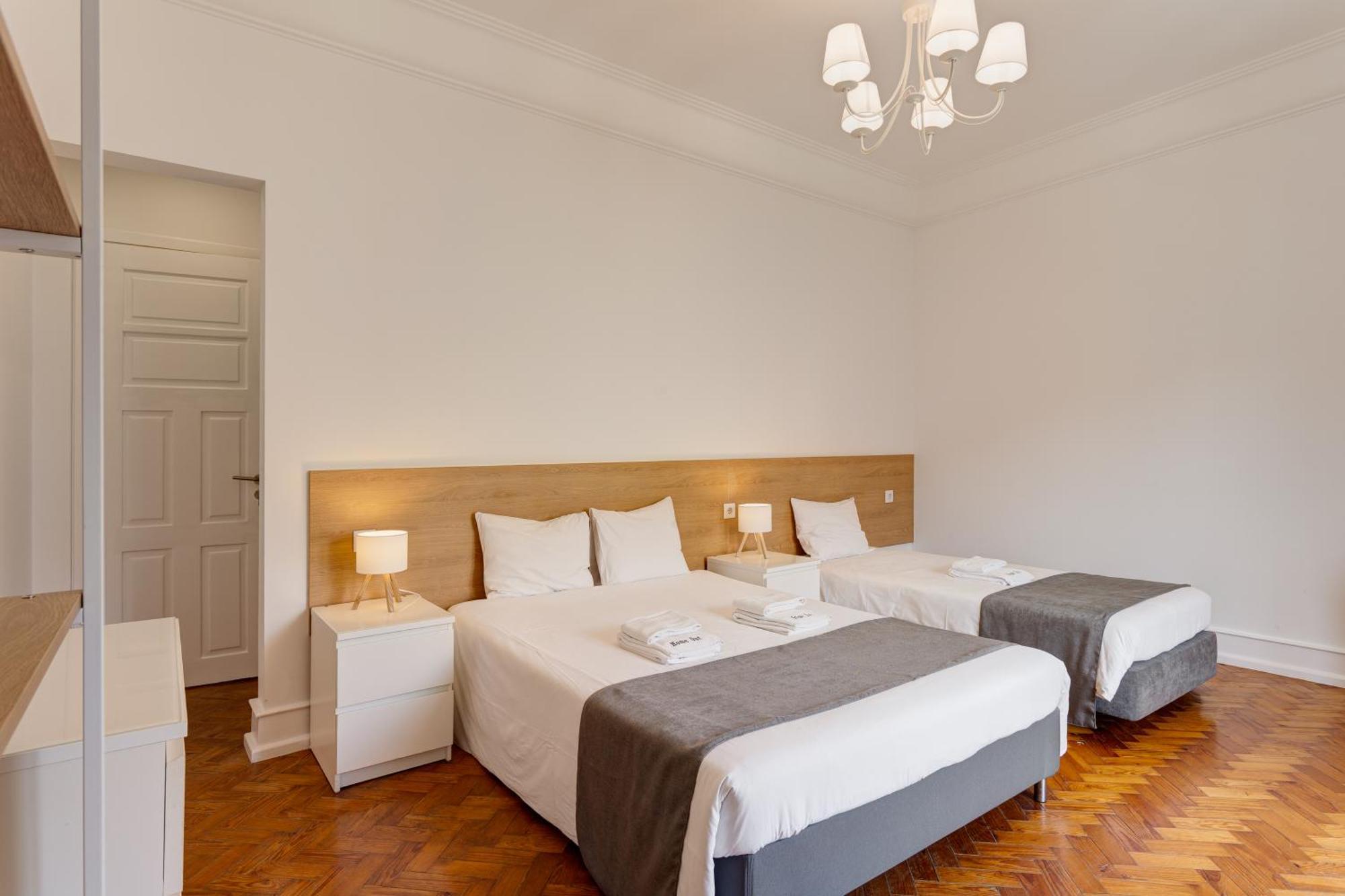Apartament Out & *