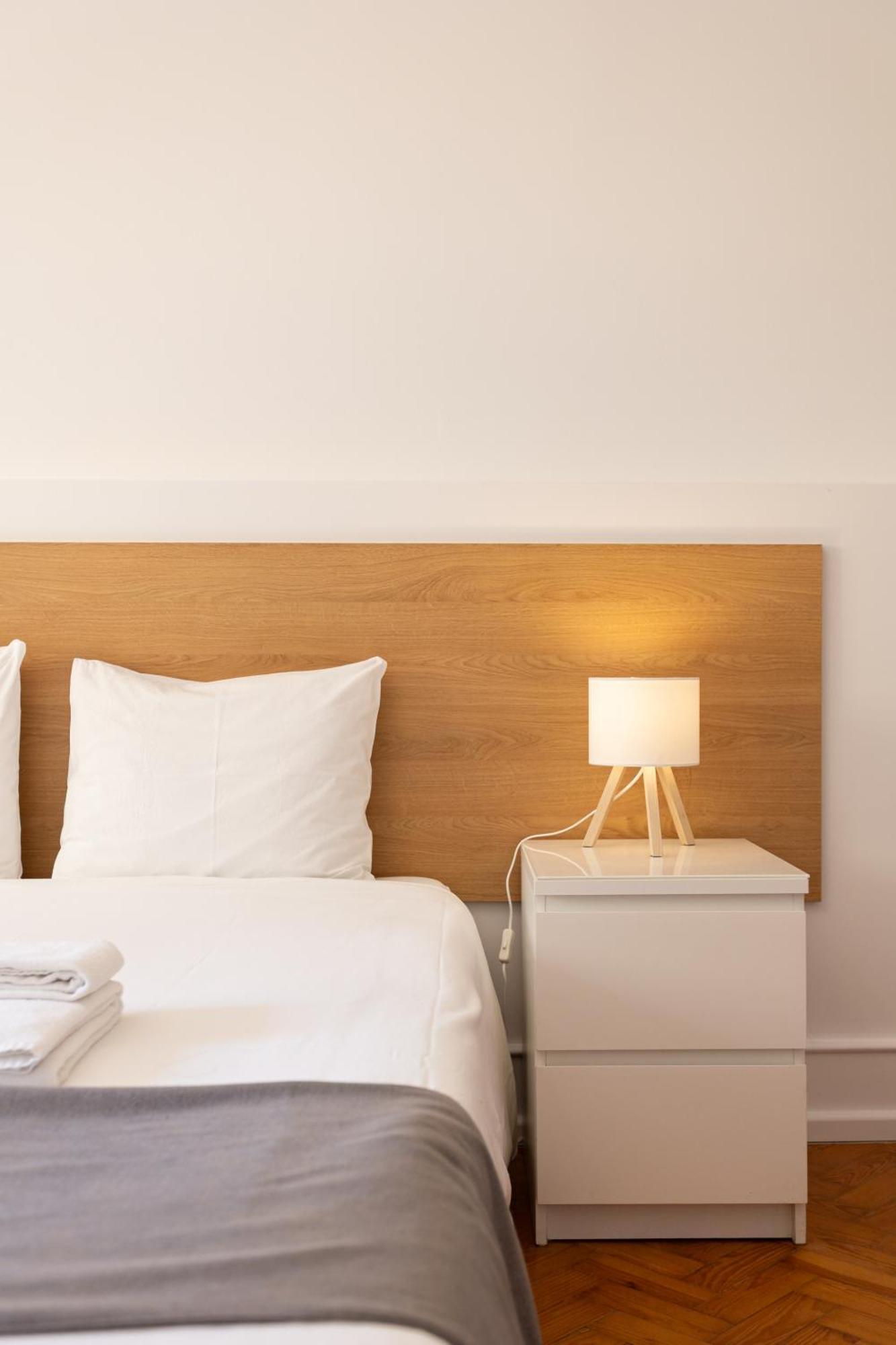 Home Out Rooms & Apartments Apartment Lisbon