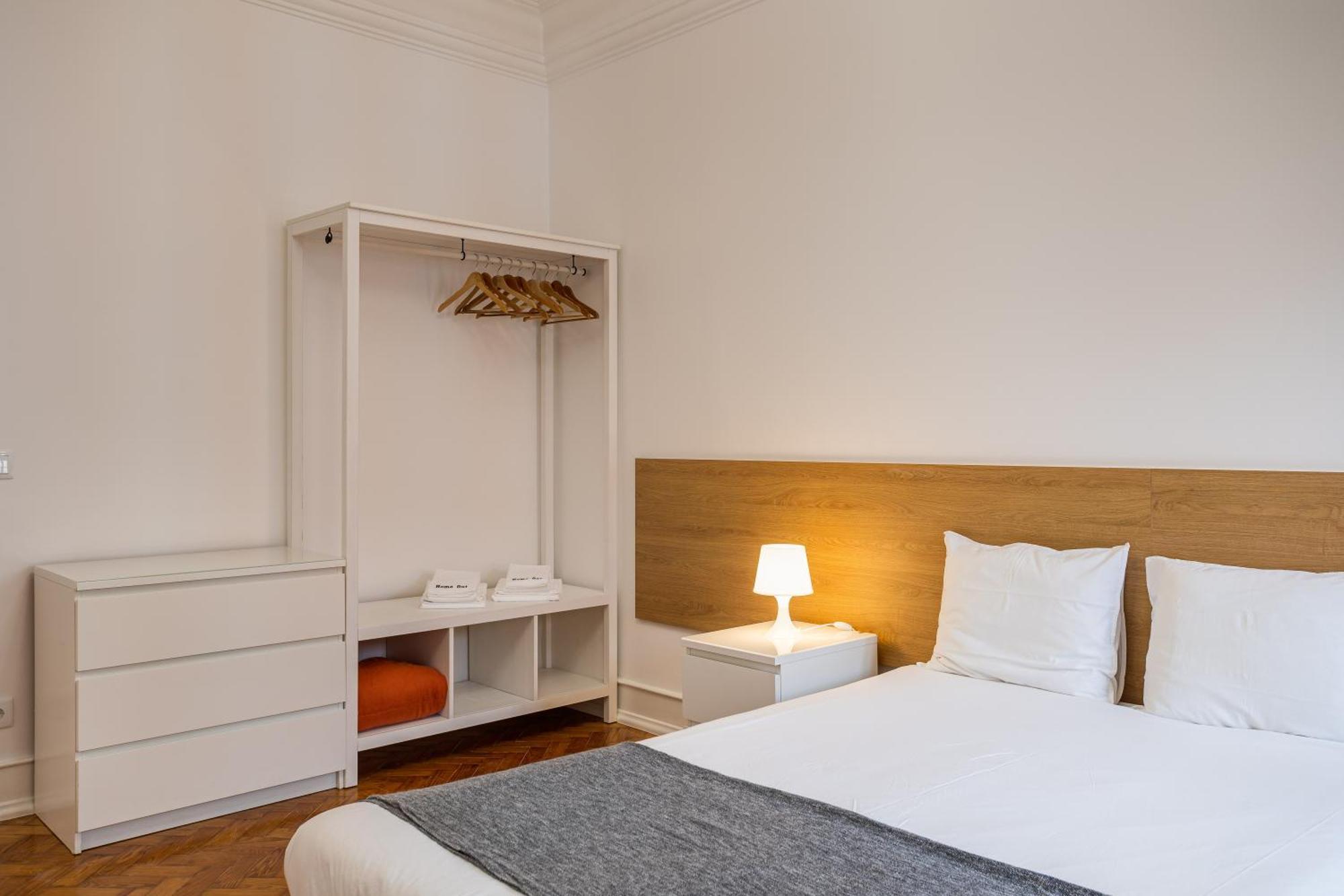 Out & Apartament