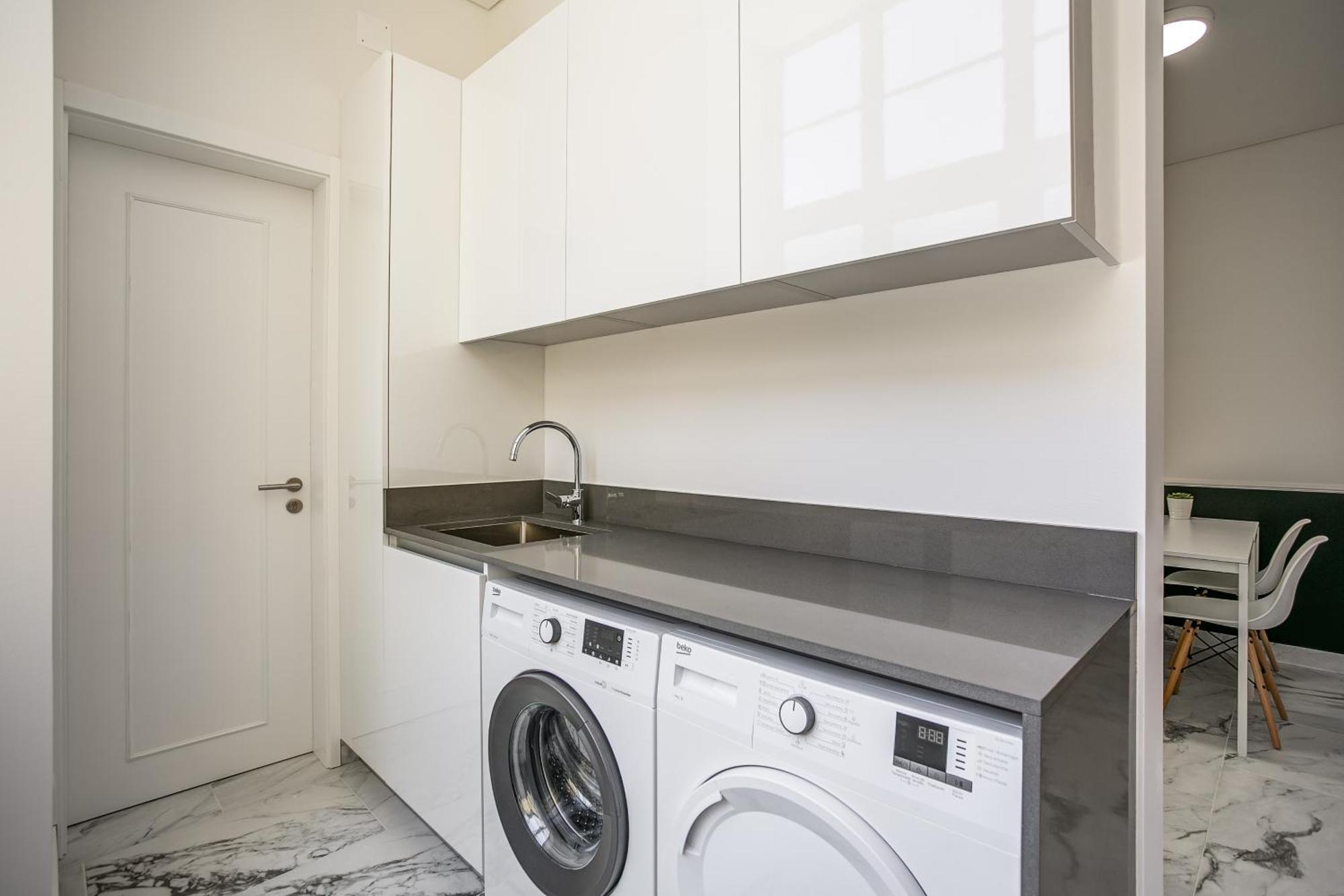 Out & Apartament